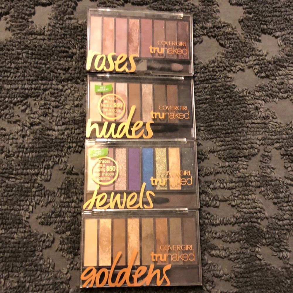 Lot of 4 covergirl eyeshadow palettes